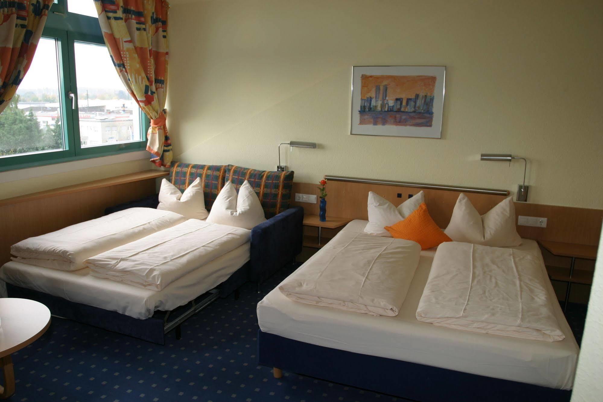 Hotel Ifen Wiesloch Exterior photo